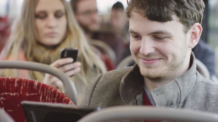 UK commuters on track to spend £9.3 billion this year via smartphones and tablets