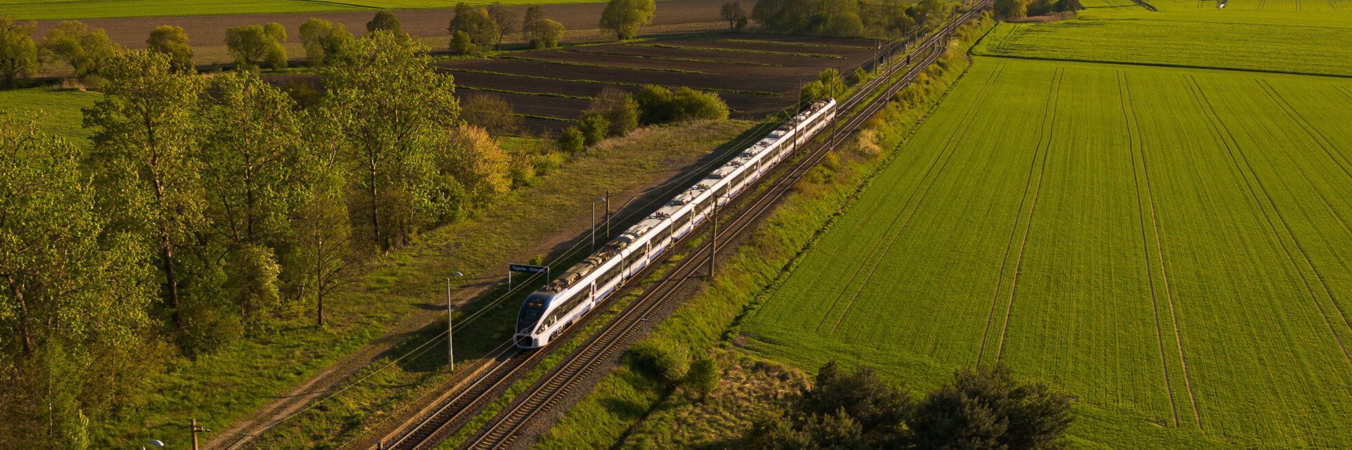 Icomera Bus Router Starlink for Rail | Icomera’s Onboard Satellite Connectivity Solution
